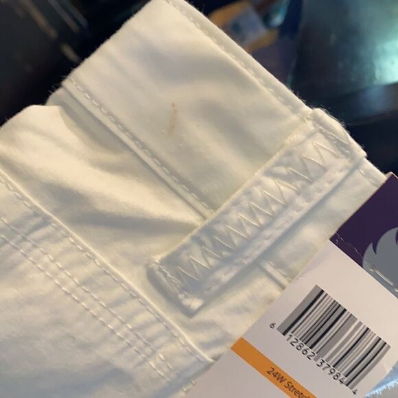 Gloria Vanderbilt Sz 24W Stretch NWT White Shorts - Picture 12 of 12